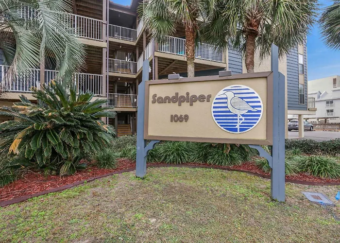 Sandpiper 1c- Stylish Gulf-side Affordable Holiday home